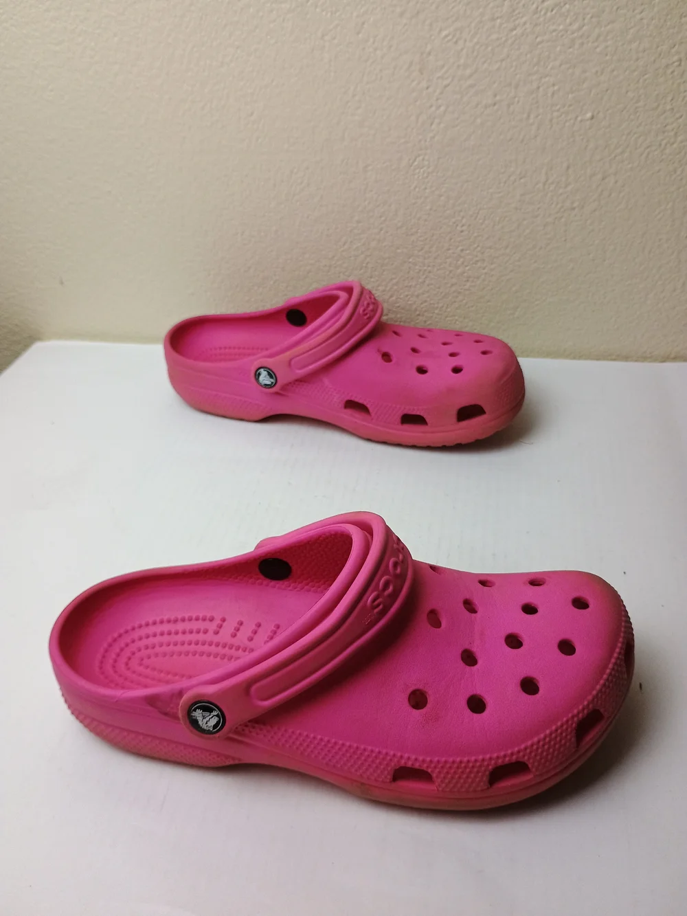 CROCS Toddler Girl 9 Classic Clogs - Hot Pink